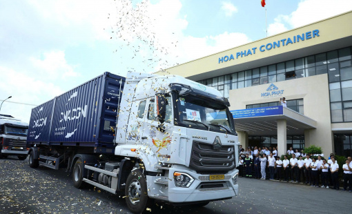 Hòa Phát của tỷ phú Trần Đình Long bàn giao 1.000 container cho hãng tàu Top 3 thế giới