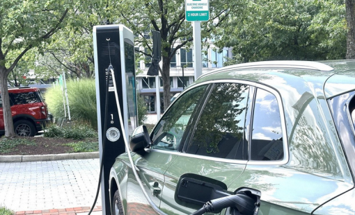 Các công ty Mỹ đẩy mạnh xây dựng trạm sạc xe điện 2025