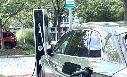 Các công ty Mỹ đẩy mạnh xây dựng trạm sạc xe điện 2025