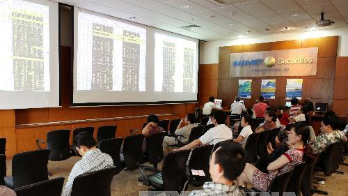 Chứng khoán châu Á phân hóa trước lo ngại về thuế quan và kinh tế Mỹ