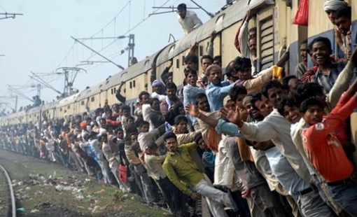 Nhà đầu tư ồ ạt mở tài khoản chứng khoán khi VN-Index vượt đỉnh lịch sử