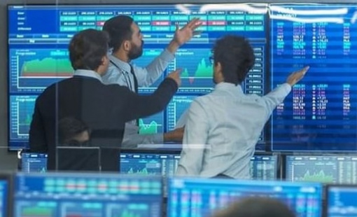 Khối ngoại bán ròng đột biến hơn 3.000 tỷ đồng phiên cơ cấu ETF, đâu là tâm điểm "xả hàng"?