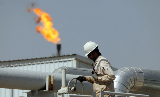 Thị trường dầu phớt lờ các dự báo về tình trạng dư cung