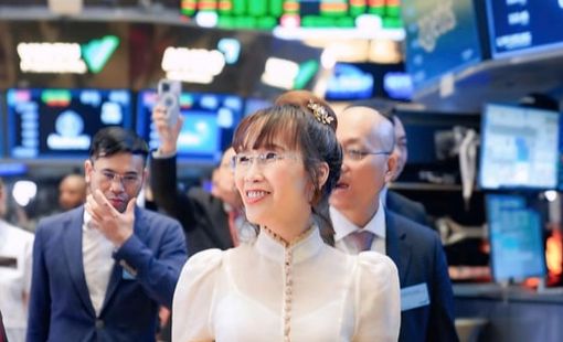 Cổ phiếu HDBank tăng bốc sau khi tỷ phú Nguyễn Thị Phương Thảo rung chuông tại sàn giao dịch chứng khoán New York (NYSE)