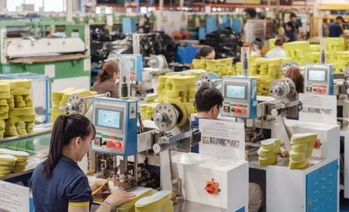 Báo Mỹ: Việt Nam vượt Trung Quốc trở thành công xưởng của thế giới trong ngành công nghiệp trăm tỷ USD