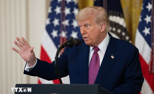 Tổng thống Trump đề xuất giới hạn lãi suất thẻ tín dụng ở mức 10%