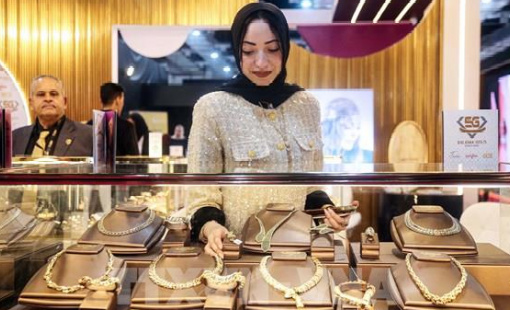 Vàng và bạc chịu áp lực bán mạnh khi các quỹ tái cân bằng hoạt động