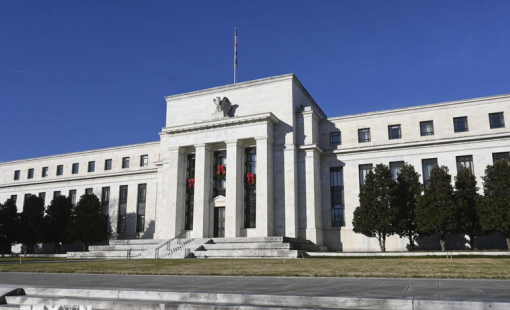 Giới đầu tư lo ngại về những xáo động quanh quyền kiểm soát Fed