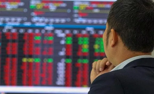 Một cổ phiếu dầu khí bất ngờ là tâm điểm "xả" hàng của tự doanh CTCK trong phiên 13/1