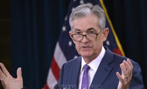 Giới đầu tư lo ngại về những xáo động quanh quyền kiểm soát Fed