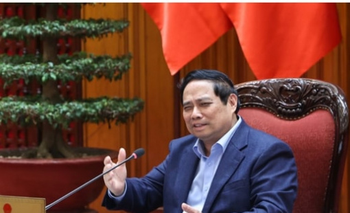 Thủ tướng họp về phát triển công nghiệp đất hiếm