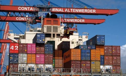 Singapore: Xuất khẩu tăng trưởng vượt dự báo