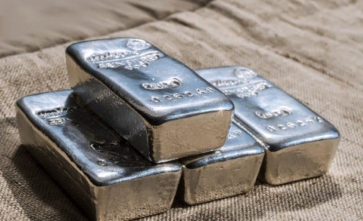 Trung Quốc: Người dân Hong Kong đổ xô đầu tư vào bạc để phòng rủi ro