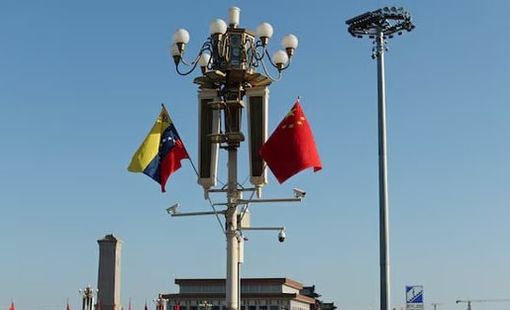Dùng dầu để trả nợ Trung Quốc, Venezuela đang nợ Bắc Kinh bao nhiêu?