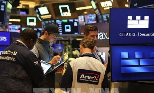 Chỉ số S&P 500 lập kỷ lục mới trước thềm cuộc họp của Fed