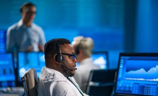 Khối ngoại thẳng tay bán ròng hơn 1.800 tỷ đồng phiên VN-Index giảm 28 điểm, cổ phiếu nào bị "xả" mạnh nhất?