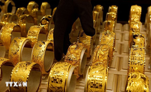 Giá vàng và bạc lao dốc trước tin đồn về “ghế nóng” Chủ tịch Fed