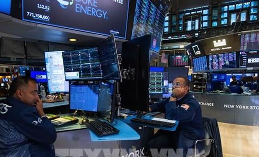 Chỉ số Dow Jones tiến gần mốc lịch sử 50.000 điểm