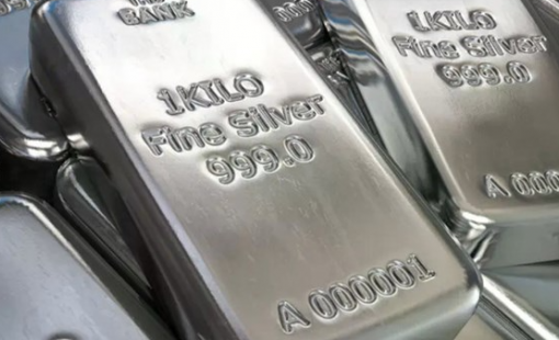 Giá bạc tăng vọt, các nhà kinh doanh đổ xô tìm nguồn hàng