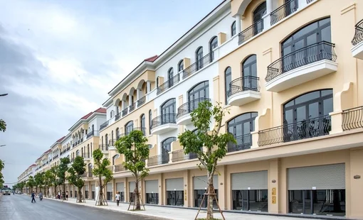 Biệt thự, nhà phố: Người “phòng thủ”, kẻ mạnh tay “gom” tích sản