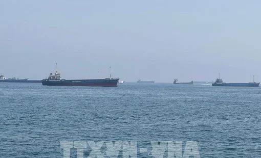 Iran ra điều kiện mở lại eo biển Hormuz