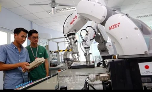 Nhật Bản đẩy mạnh phát triển robot hình người sử dụng AI