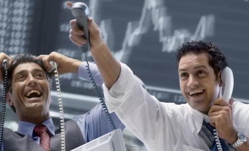 Phiên 11/2: Khối ngoại bất ngờ "rót" gần 2.200 tỷ đồng mua ròng, cổ phiếu nào là tâm điểm gom hàng?