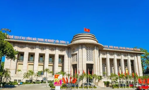 Lãi suất liên ngân hàng tiếp tục giảm mạnh trên diện rộng, NHNN hút ròng thanh khoản