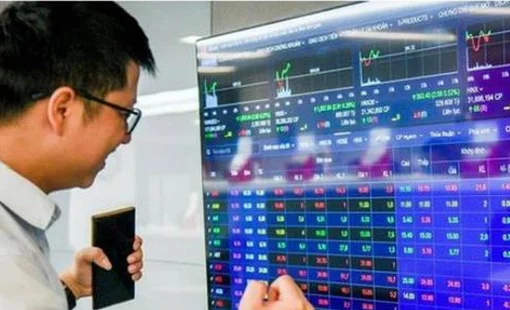 Chuyên gia: VN-Index lên đỉnh nhưng định giá vẫn “rẻ”, nhiều cổ phiếu vẫn còn cách xa đỉnh 2025