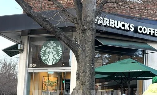 “Đế chế” Starbucks đối mặt với thử thách “giữ chân” khách hàng tại Mỹ