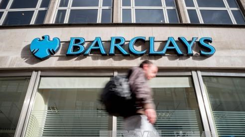 Các ngân hàng Anh phòng ngừa rủi ro Mỹ can thiệp vào hệ thống thanh toán