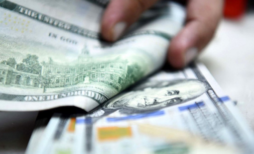 Đồng USD giảm nhẹ sau phán quyết Tòa án Tối cao Mỹ và số liệu kinh tế yếu hơn dự kiến