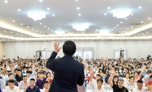 Doanh nghiệp bán khoá học làm giàu báo lãi quý 4 "bốc hơi" hơn 90%, đầu tư chứng khoán tạm lỗ