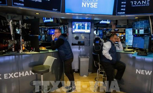 Mỹ: Lãi suất thế chấp 30 năm giảm mạnh sau đợt bán tháo cổ phiếu