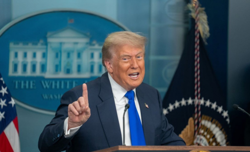 Tổng thống Mỹ chạy đua dựng lại bức tường thuế quan sau thất bại tại Tòa án