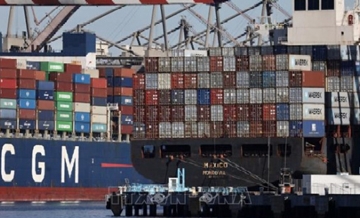 Chính sách thuế mới của ông Trump gây sóng gió toàn cầu