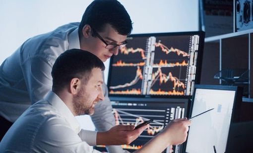 Khối ngoại giảm bán ròng phiên cuối tuần, vẫn "xả" hơn 400 tỷ đồng tại 2 mã Bluechips