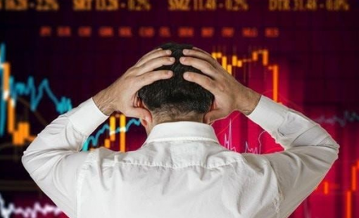 Chứng khoán Việt Nam đánh rơi thành quả từ đầu năm