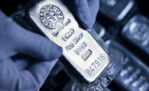 Quỹ bạc lớn nhất thế giới do BlackRock quản lý bán hơn 300 tấn bạc sau 4 ngày