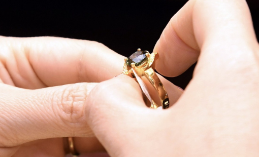 Thị trường biến động, China Gold tái cơ cấu dịch vụ mua lại kim loại quý