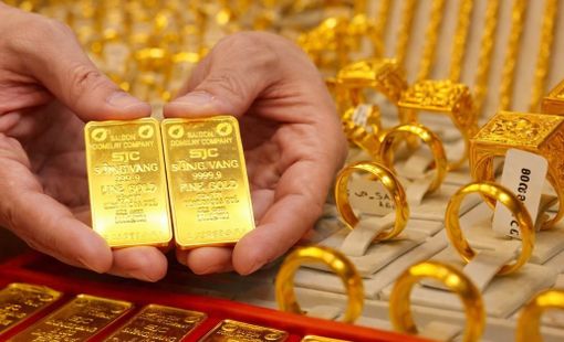 Giá vàng tăng 3,6 triệu đồng/lượng, bạc “bốc đầu” đi lên
