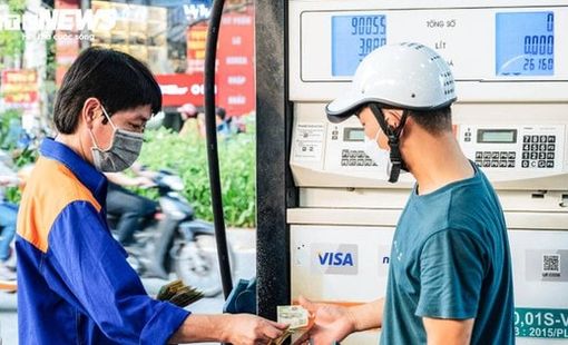 Bộ Công thương cấm găm hàng xăng dầu chờ tăng giá