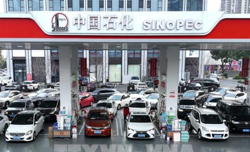 Goldman Sachs nâng dự báo giá dầu khi rủi ro gián đoạn tại eo biển Hormuz kéo dài