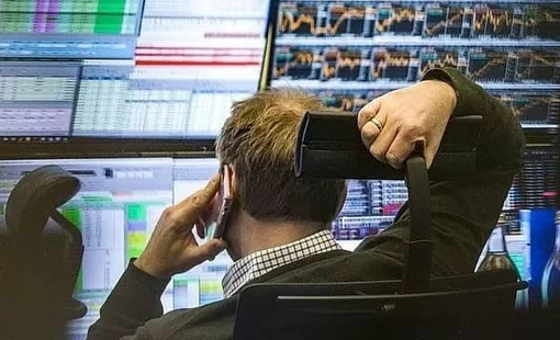 Phiên 12/3: Khối ngoại bán ròng hàng trăm tỷ đồng, "tung" 250 tỷ gom một cổ phiếu VN30