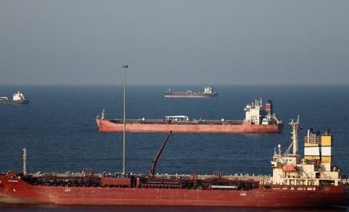 Iran bất ngờ tuyên bố cho phép tàu chở dầu của một nước đối tác chiến lược với Mỹ được đi qua eo biển Hormuz