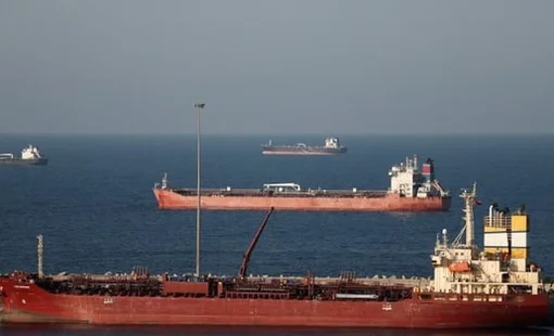 Iran bất ngờ tuyên bố cho phép tàu chở dầu của một nước đối tác chiến lược với Mỹ được đi qua eo biển Hormuz