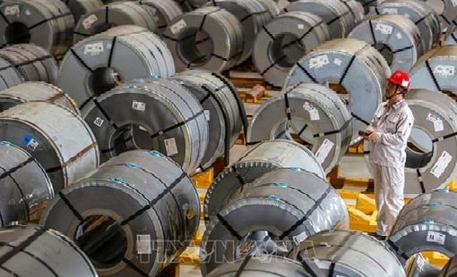 Giá nhôm giao dịch gần mức cao nhất trong 4 năm