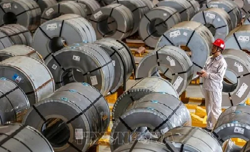 Giá nhôm giao dịch gần mức cao nhất trong 4 năm