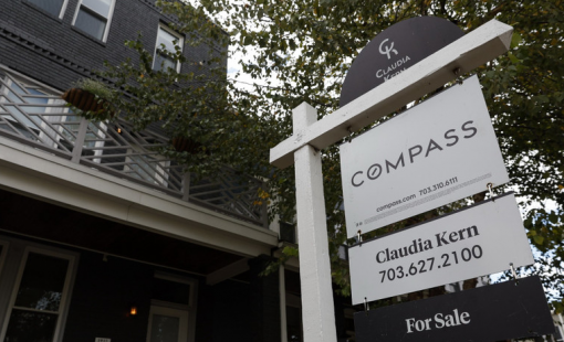 Tổng thống Mỹ ký sắc lệnh nới lỏng quy định liên bang nhằm hạ giá nhà