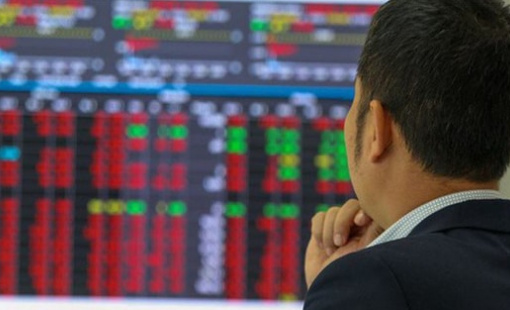 Lãnh đạo doanh nghiệp và người nhà đổ hàng nghìn tỷ mua cổ phiếu, chuyện gì đang diễn ra?